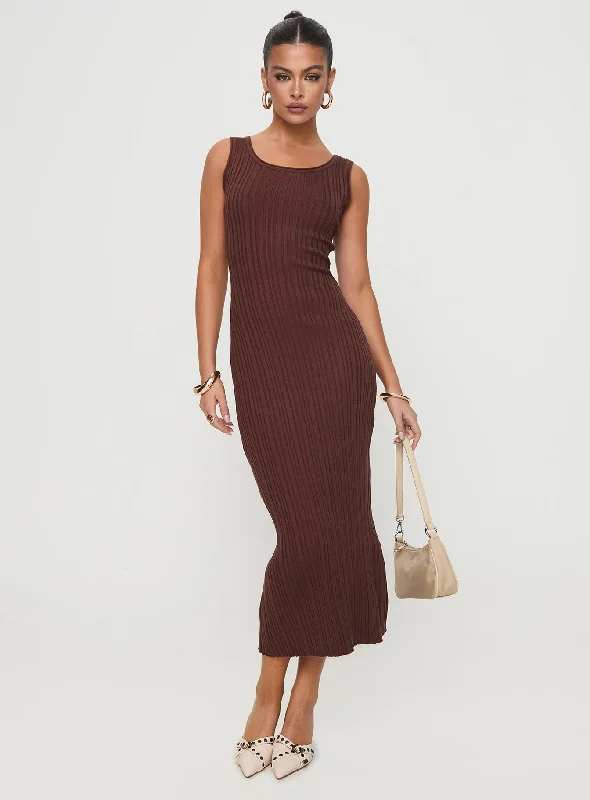 Jackman Maxi Dress Brown Cozy Open-Back Maxi Dress