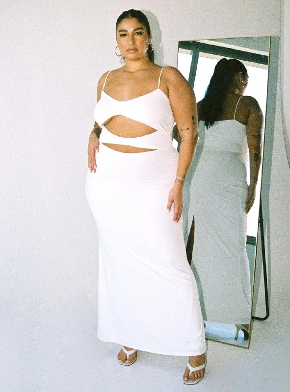 Maci Maxi Dress White Curve Classic V-Neck Maxi Dress