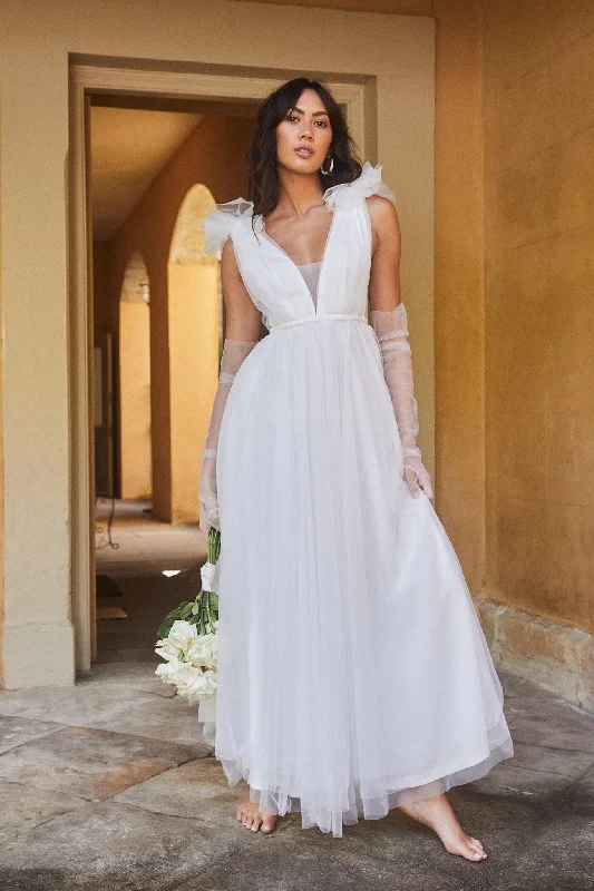 Regine Mesh Overlay Maxi Dress White Elegant Lace-Up Maxi Dress