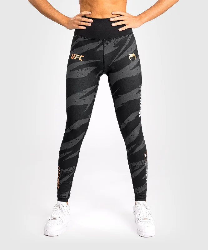 Legging pour Femmes UFC Adrenaline by Venum Fight Week Performance - Urban Camo Fashionable Full-Length Active Leggings Legging pour Femmes UFC Adrenaline by Venum Fight Week Performance - Urban Camo Fashionable Full-Length Active Leggings